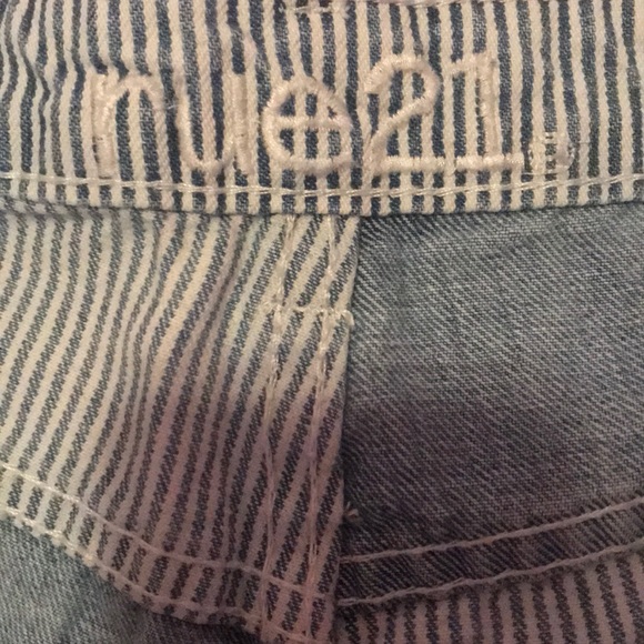 RUE 21 unique distressed jean shorts💙 - Picture 3 of 3